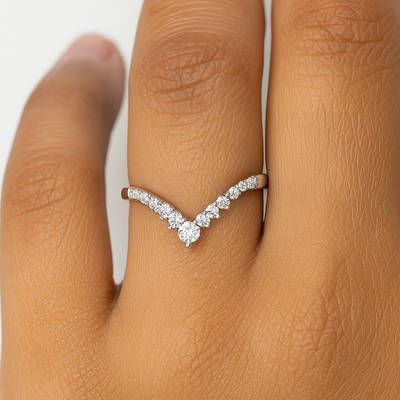 V-shape Diamond Vanki Ring
