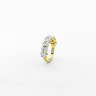 Brille Oval Diamond Ring