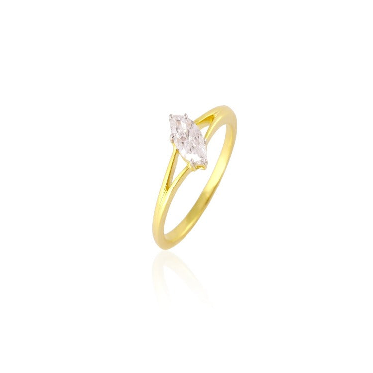 Divergente Marquise Diamond Ring